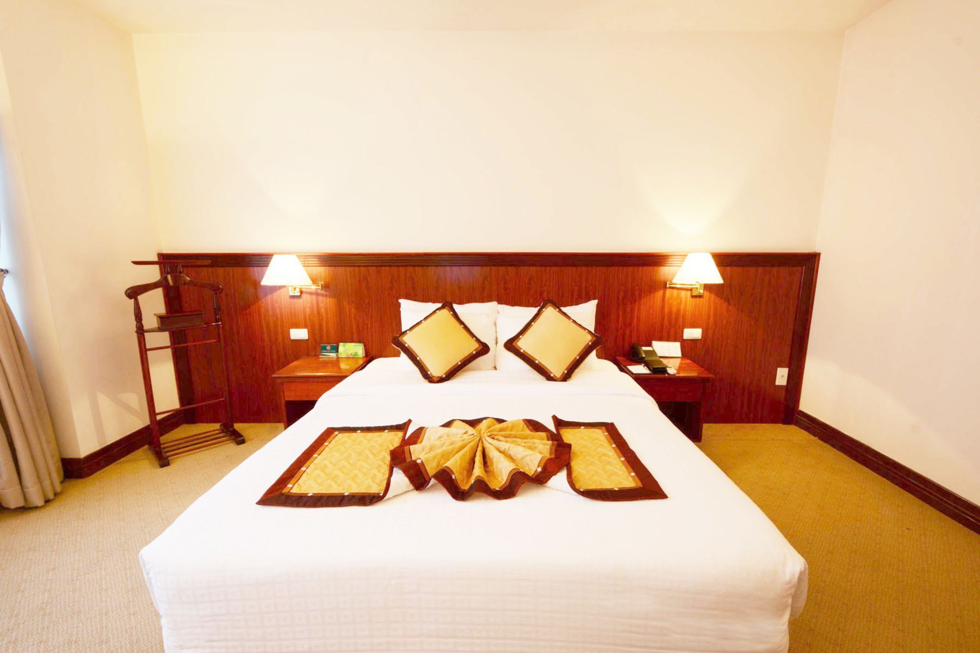 होटल The Tray Phong 4*